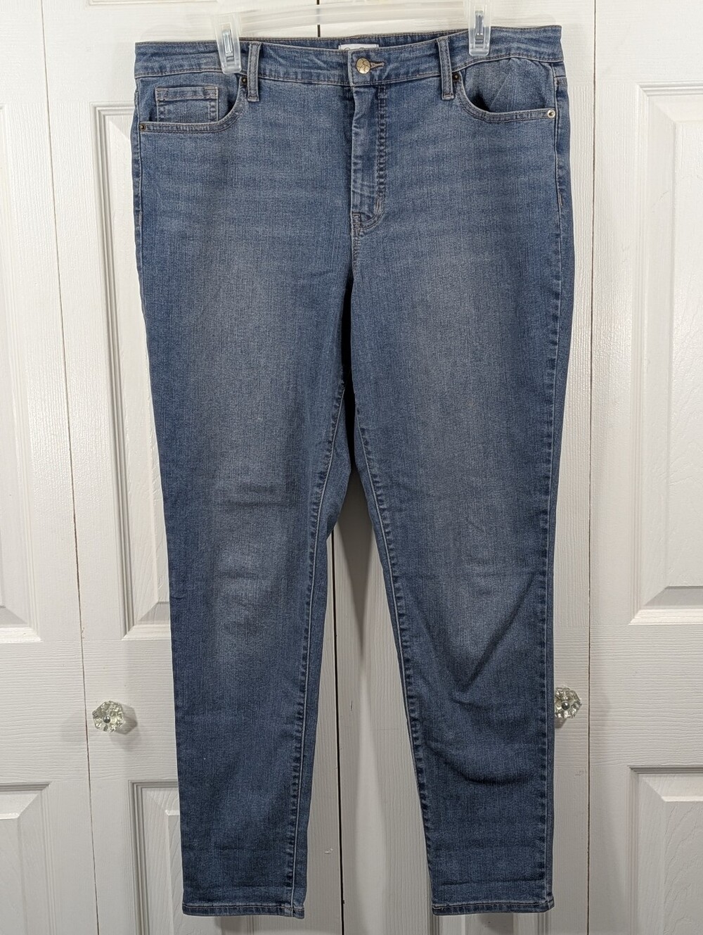 Jessica Simpson: High Rise Skinny Jeans - Size 16